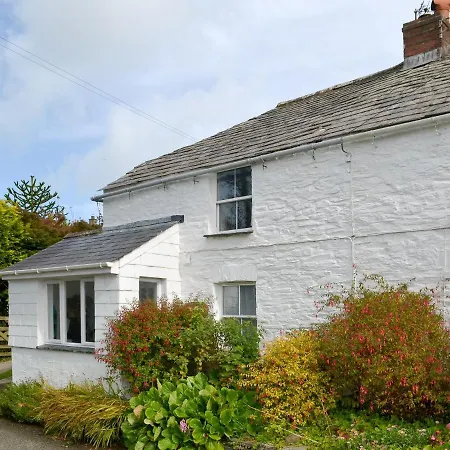 Holiday home Trecarian *